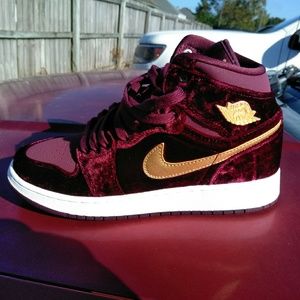 Jordan1 maroon heiress